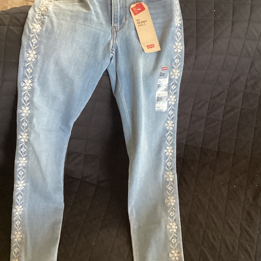 Levi's Women's Light Blue Skinny Jeans with White Embroidery